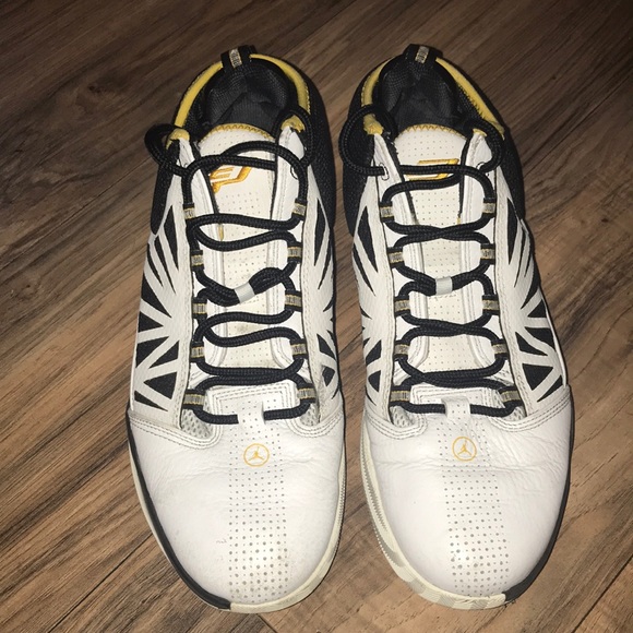 Nike Air Jordan Chris Paul 2010 white black and yellow size 10.5 - Picture 2 of 7